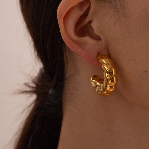 18K Gold Plated Chunky Hoop Earrings*Puff Hoops*High Gloss Finish*Twisted Hoops - Picture 1 of 7